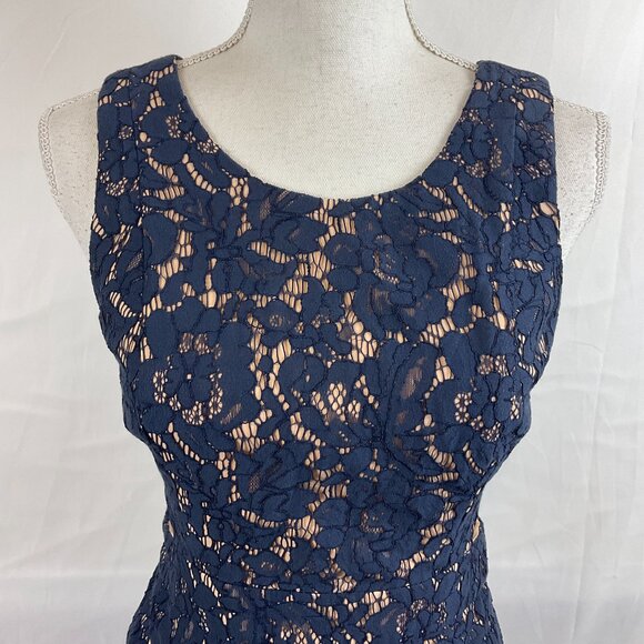 Fame & Partners Dress US 4 Navy Lace Beige Sleeveless Side Cutouts Overlap Skirt - Picture 3 of 15